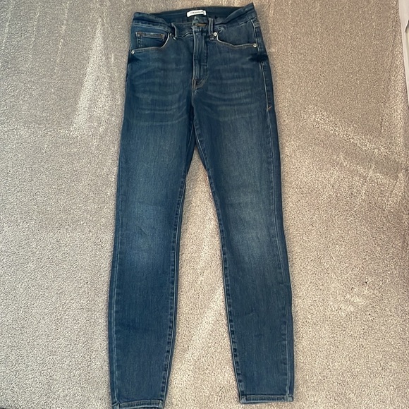 Like NEW 2 Pair of Good American Jeans - Picture 3 of 14